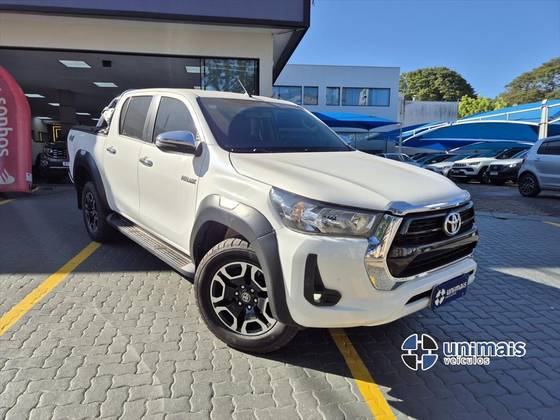 TOYOTA HILUX 2.8 D-4D TURBO DIESEL CD SRV 4X4 AUTOMÁTICO